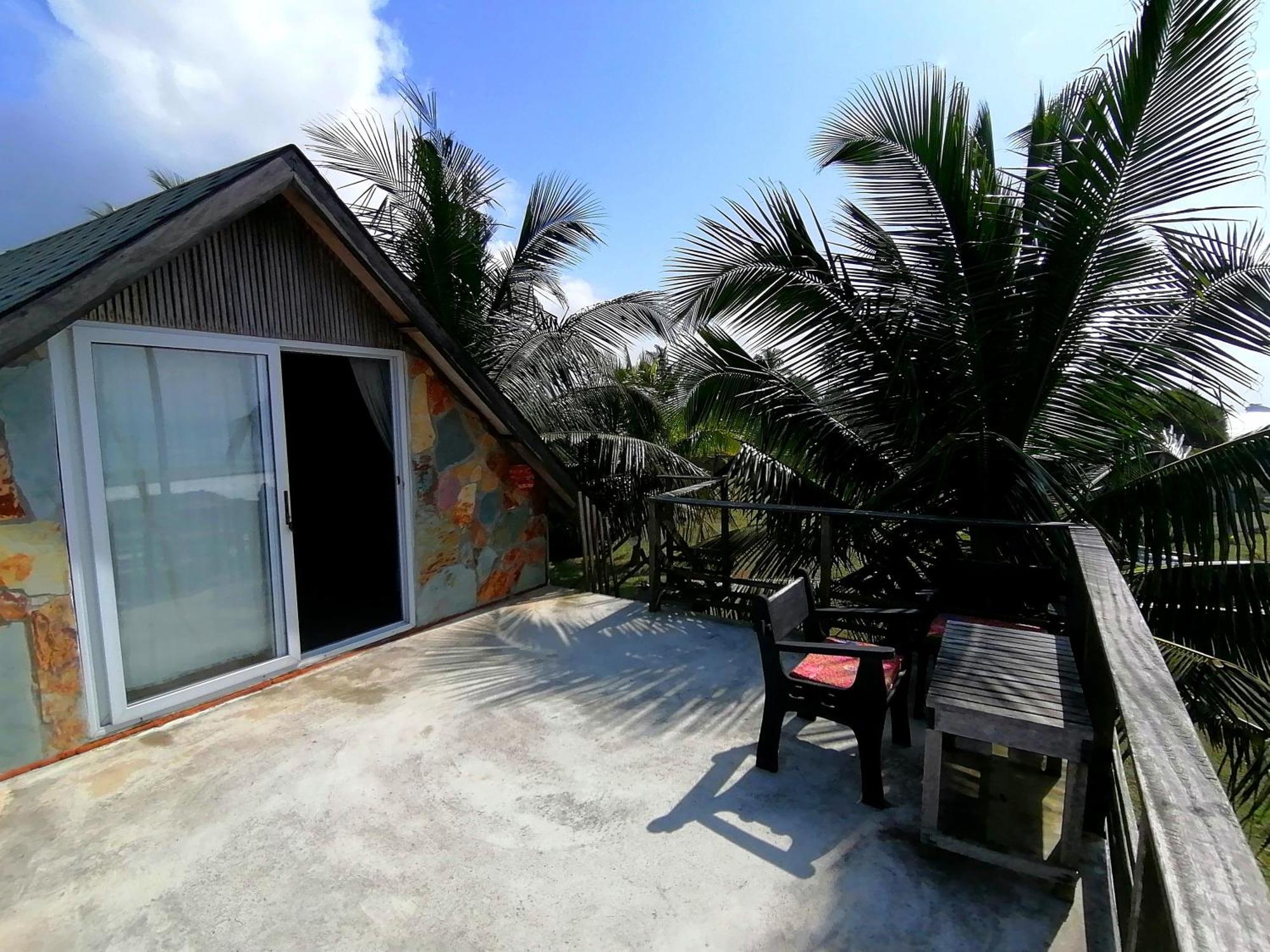 Afro Beach Eco Resort Butre Phòng bức ảnh