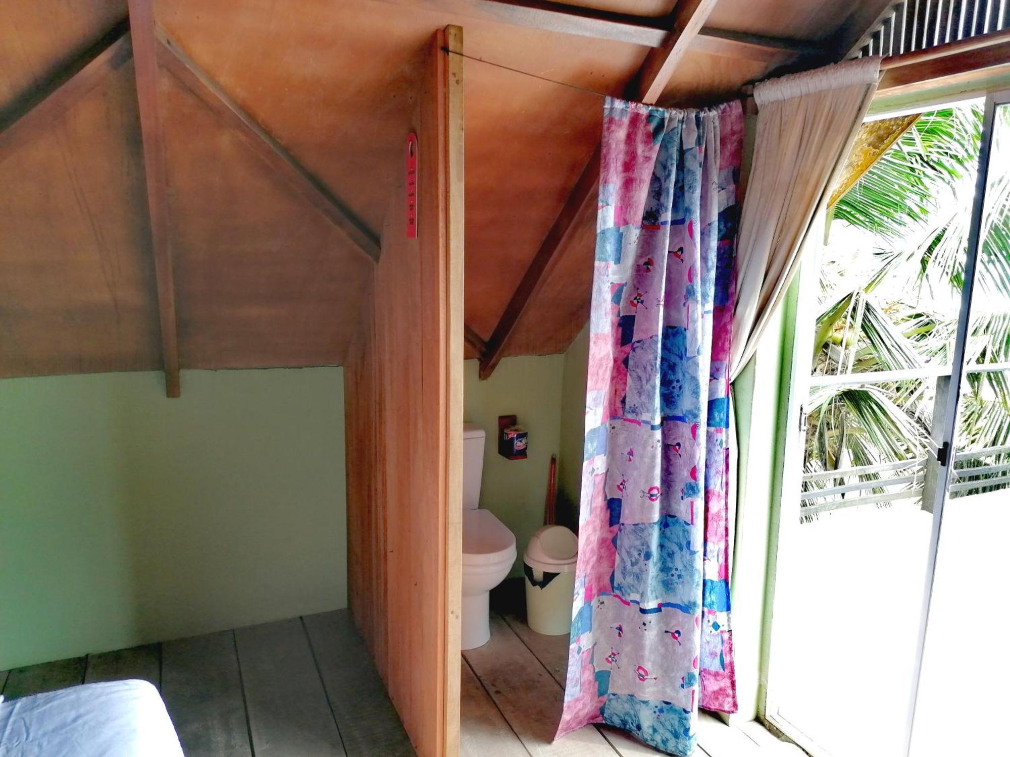 Afro Beach Eco Resort Butre Phòng bức ảnh