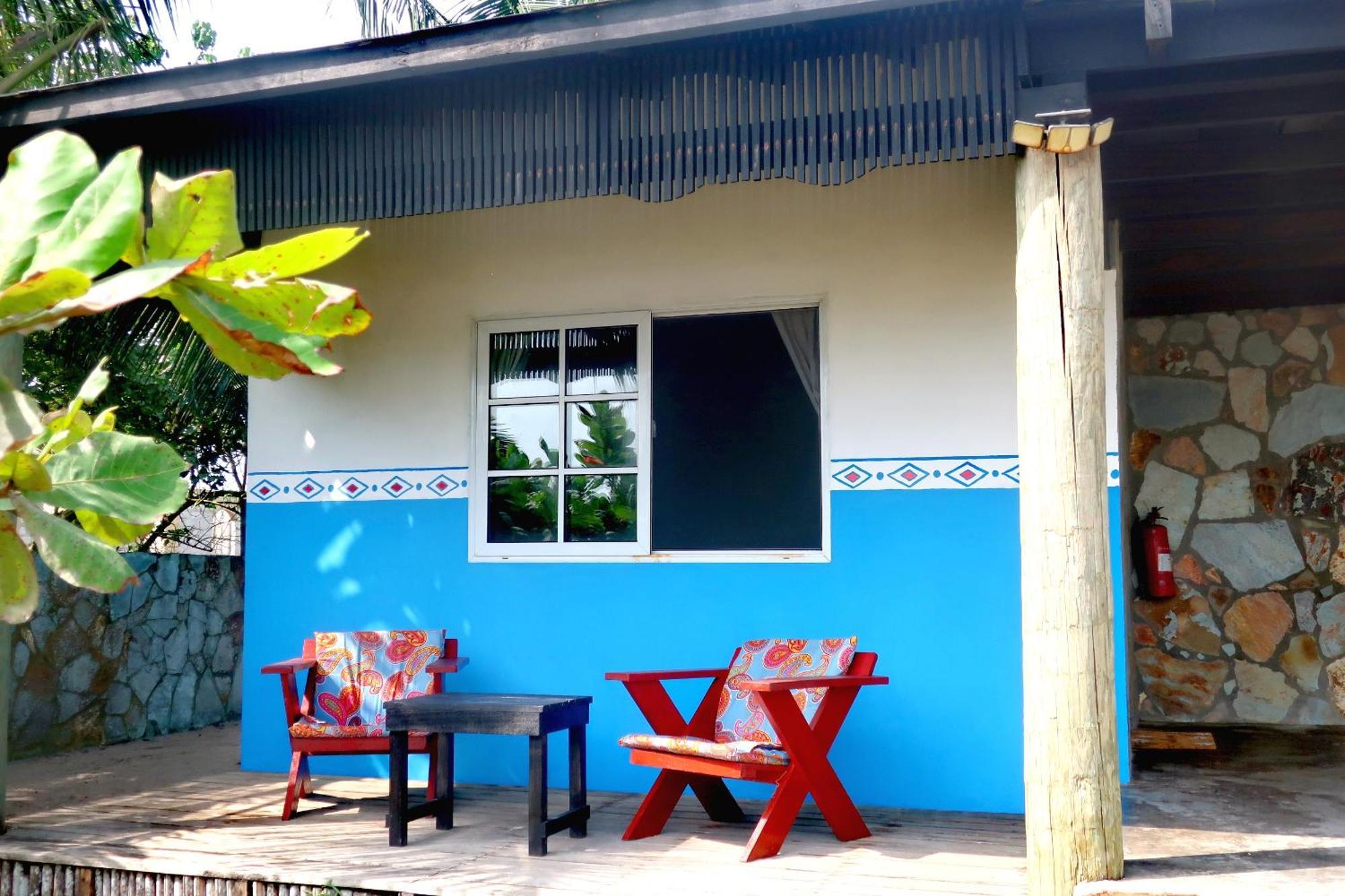 Afro Beach Eco Resort Butre Phòng bức ảnh
