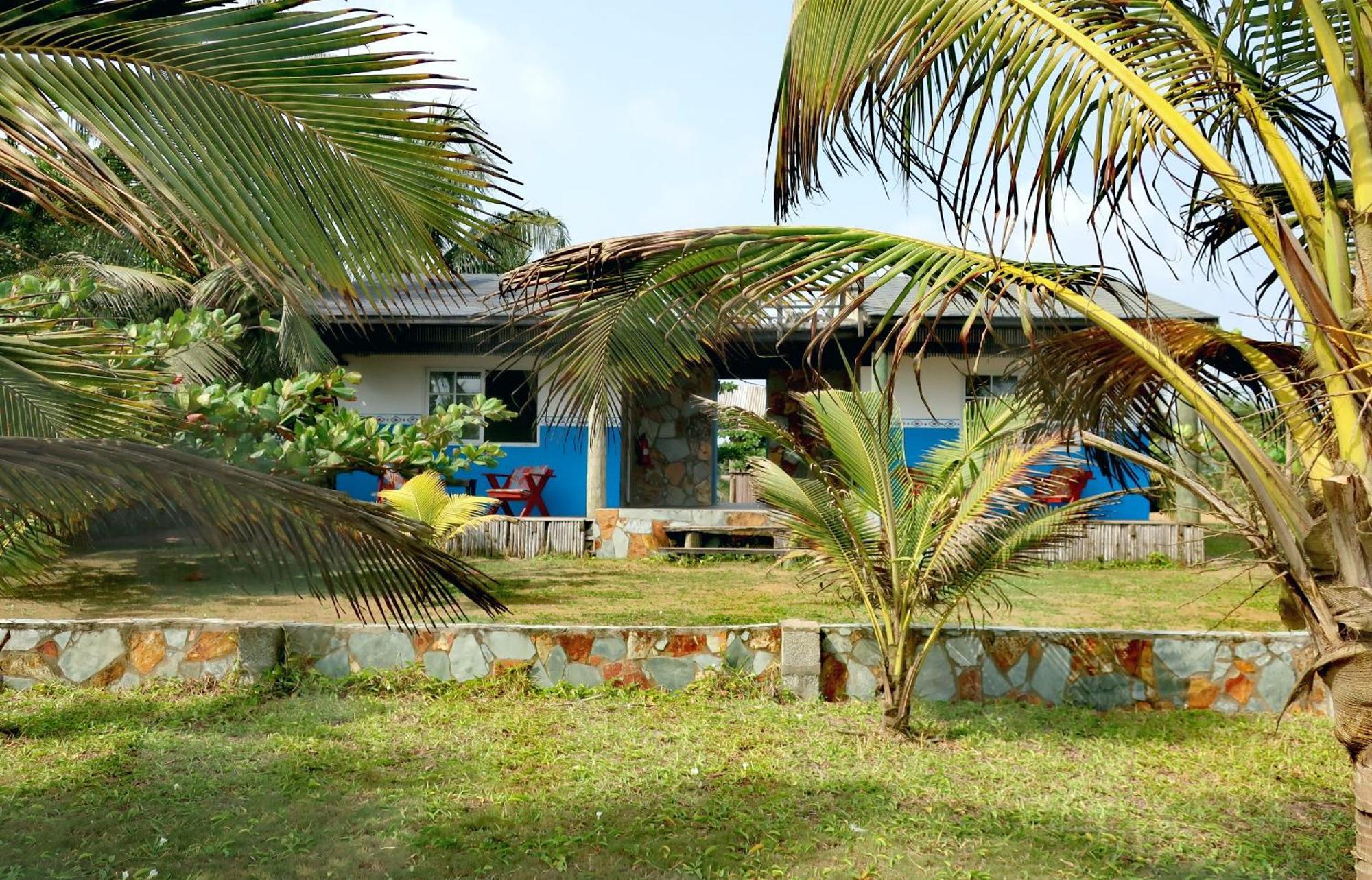 Afro Beach Eco Resort Butre Phòng bức ảnh