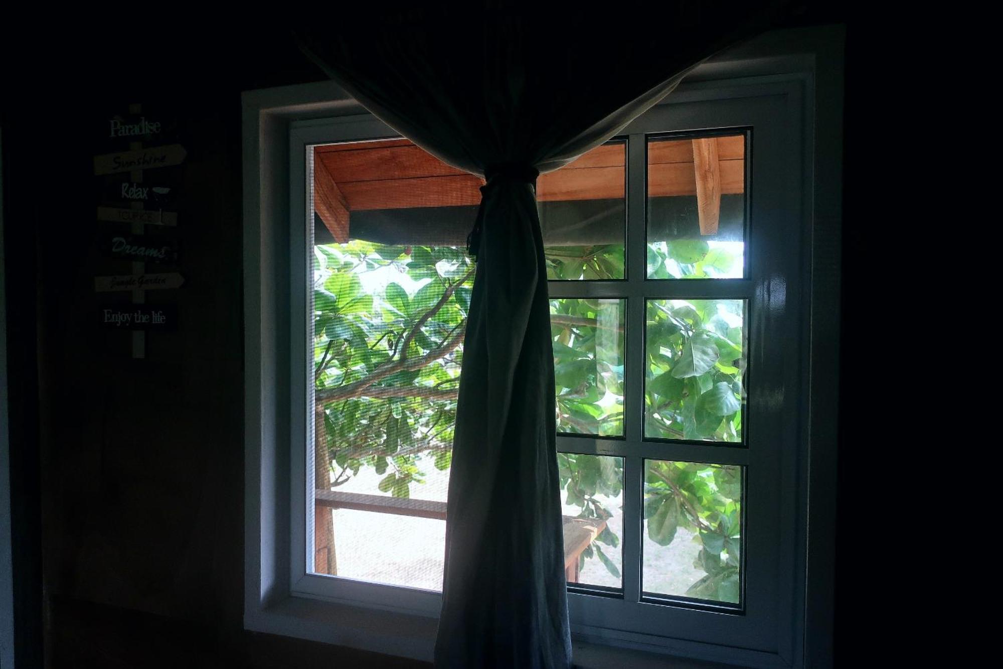 Afro Beach Eco Resort Butre Phòng bức ảnh